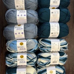 Basic Stitch Yarn Bundle - Blue and Gray
